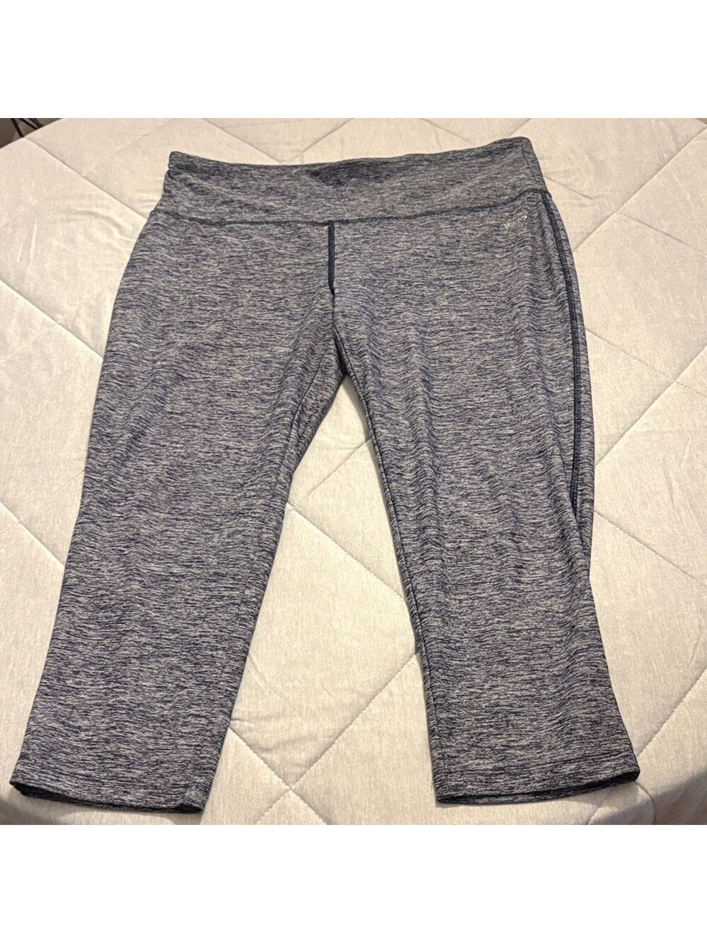 VOGO Athletica Navy Blue Heather Women's Capri Pants